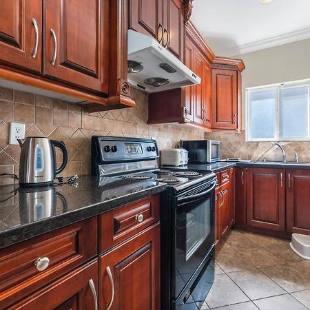 Share Home 1Bd Suite In Coquitlam Exterior photo
