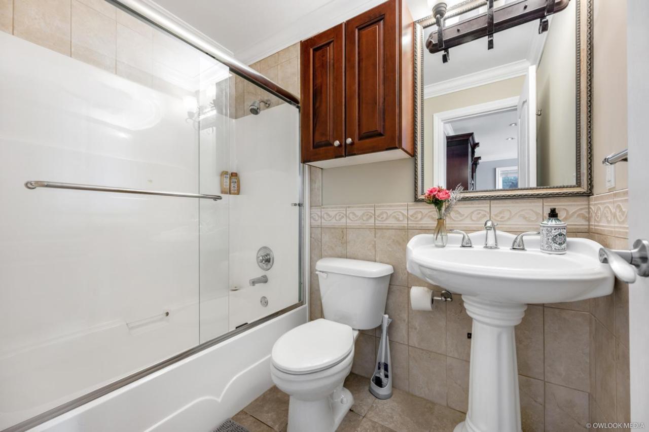 Share Home 1Bd Suite In Coquitlam Exterior photo